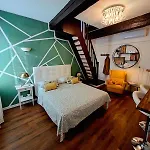 Movida Apartment, Via Gallucci, Modena's Historic Center *